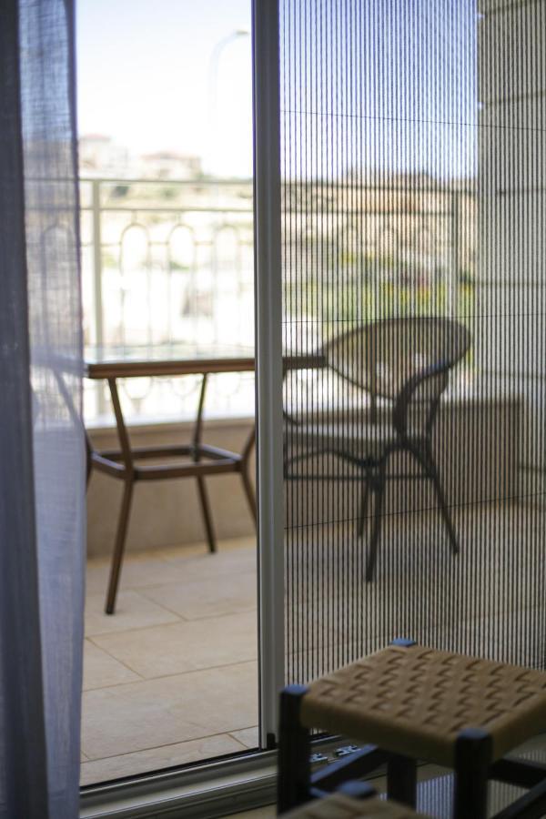 Balcony بَلكون Bed & Breakfast Majdal Shams Exterior photo